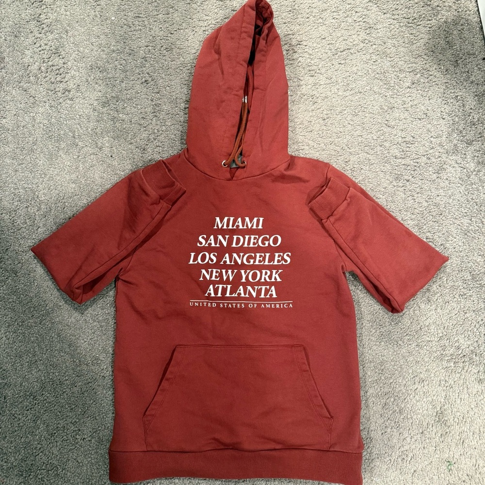 Asos Top Cities Graphic Print USA
Maroon Burnt Red Orange Hoodie
XS Unisex